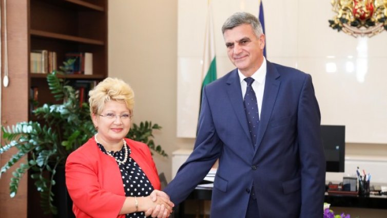 Янев обсъди с посланика на Румъния трети мост над Дунав