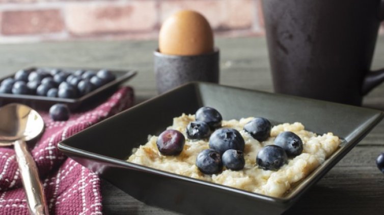 Как боровинките правят овесените ядки още по-полезни