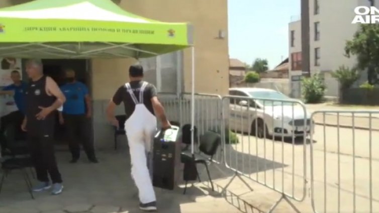 Ваксинация в столичния ромски кв. "Христо Ботев", нито един жител не пожела