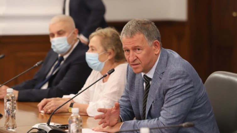 Кацаров: Не сме застраховани от нова вълна, ваксинирайте се