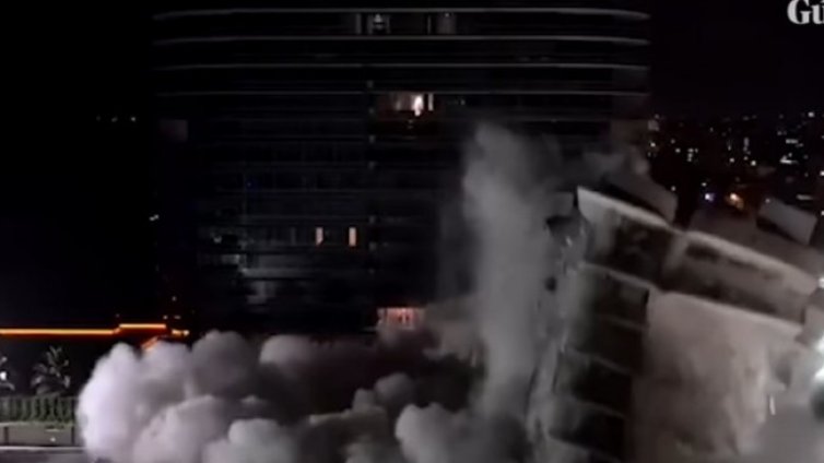 Разрушиха изцяло срутилата се сграда в Маями 