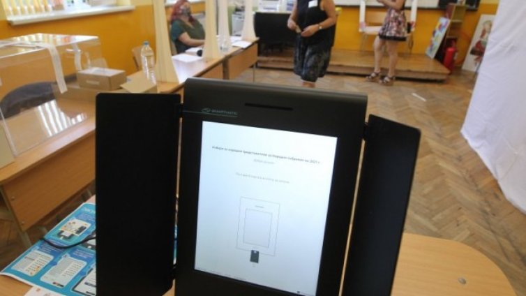 ЦИК продължава броенето на гласовете 