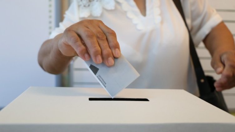 Защо се забавиха резултатите от вота в чужбина? 