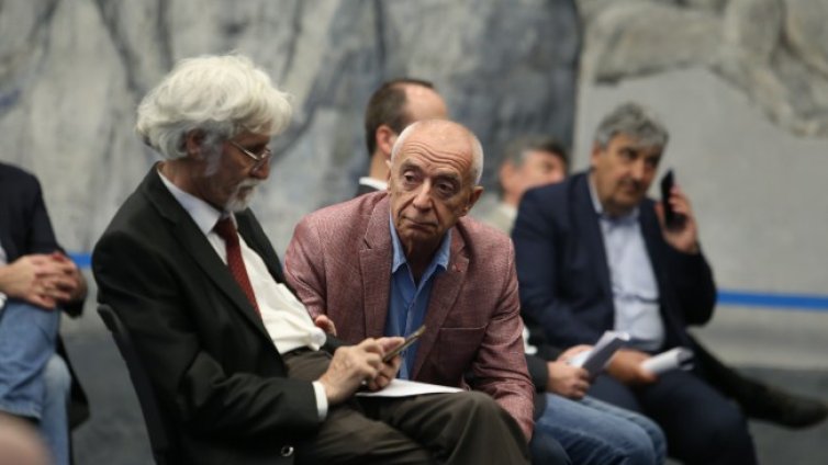 Проф. Захари Захариев: Г-жа Нинова е г-жа Стихийно бедствие