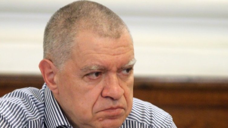 „Информационно обслужване“ се разделя с Михаил Константинов