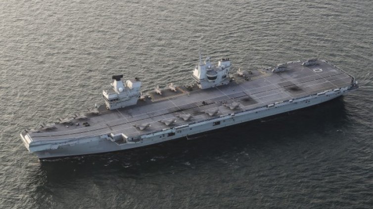 100 души от екипажа на самолетоносача "Кралица Елизабет" с COVID-19