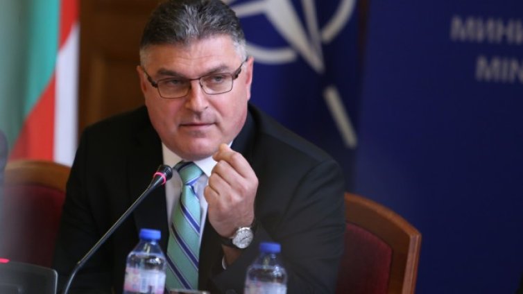 Панайотов: Катастрофата с МиГ-а не е заради пилотска грешка