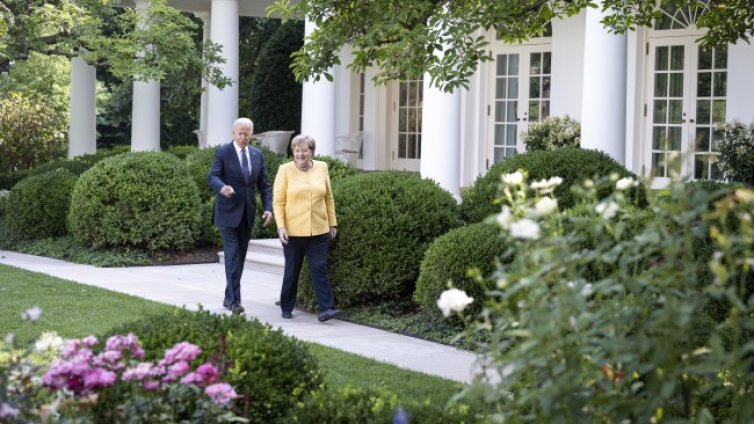 Меркел слиза от сцената: Какво ще прави канцлерката след последния си мандат?