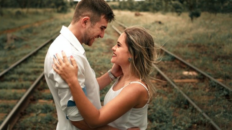 4 зодии, които се влюбват в грешния човек