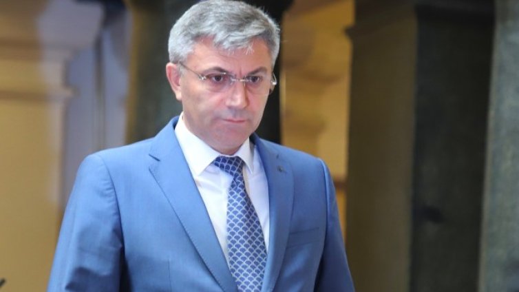 Карадайъ към ДБ: Търгувате и рекетирате всяка власт 