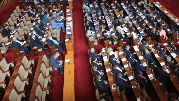Две партии в НС предлагат увеличение на прага за регистрация по ДДС 