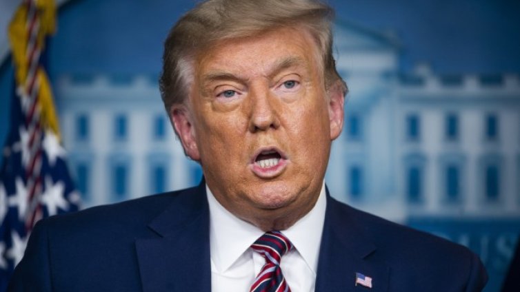 С фалшиви обещания и трикове: Как Тръмп събира пари от своите поддръжници?