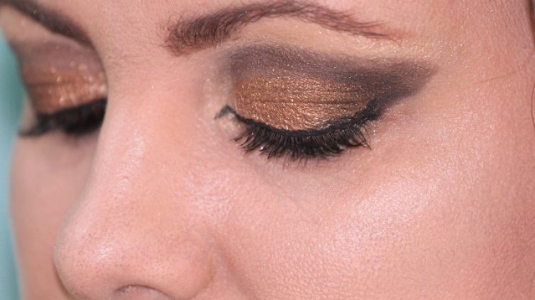 Хит: Двойна очна линия