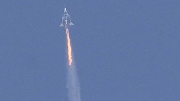 Близо половин милион долара, за да полетиш в Космоса с Virgin Galactic
