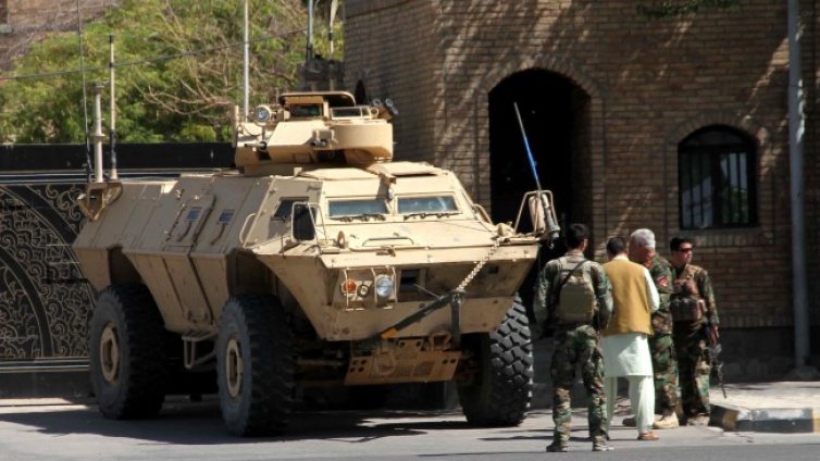 Талибаните завзеха още три регионални столици в Афганистан 