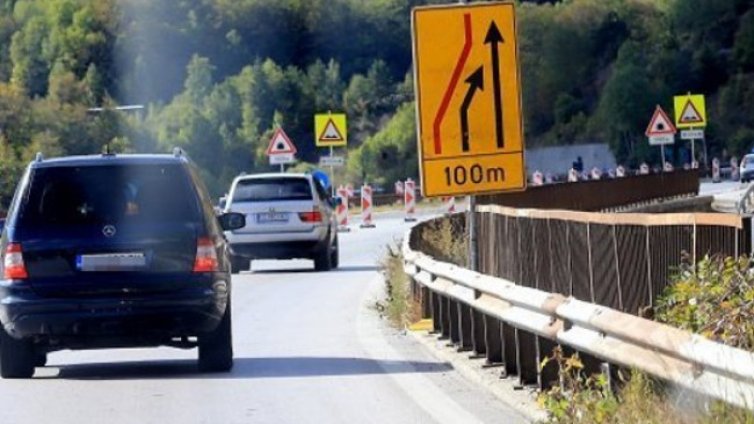 Движението на камиони над 12 т по АМ "Хемус" е ограничено