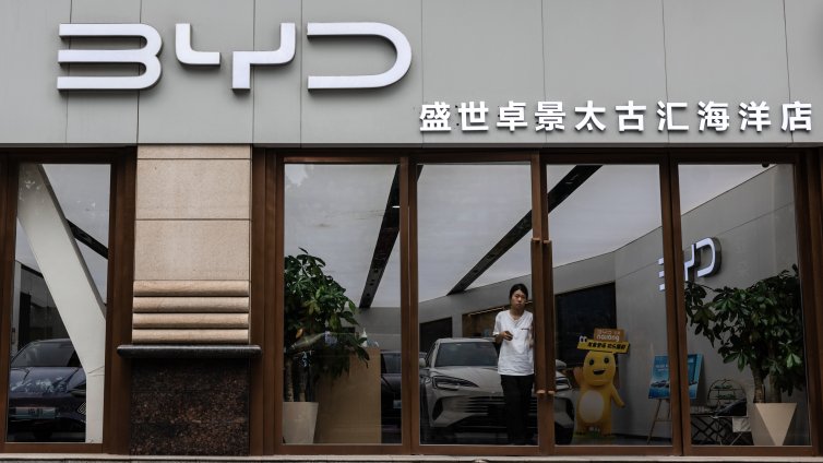 Европа рискува да се превърне в &bdquo;сглобяващ завод&ldquo; за китайски производители на батерии