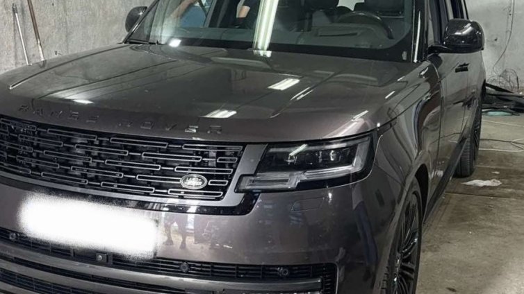 Полицията откри депо за крадени луксозни коли във Велинград