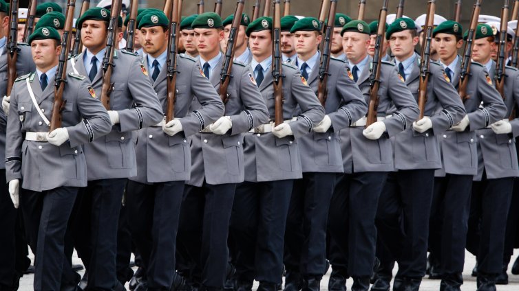 Само 16% от германците без колебание биха се сражавали за страната си