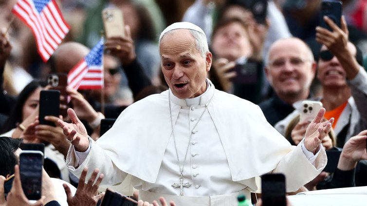 Губернаторът на Илинойс изпрати подарък на папата - чикагска бира