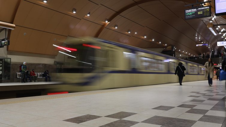 Третата линия на столичното метро няма да се движи в събота и неделя