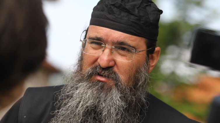 Архимандрит Никанор с атака по патриарх Даниил: Смесва жертвата с насилника