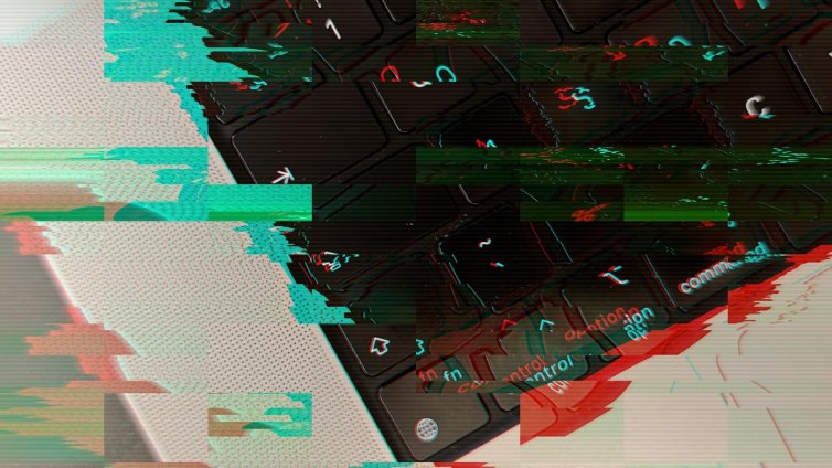 Разследват източване на 20 000 лв. от сметки на жена чрез фишинг имейли