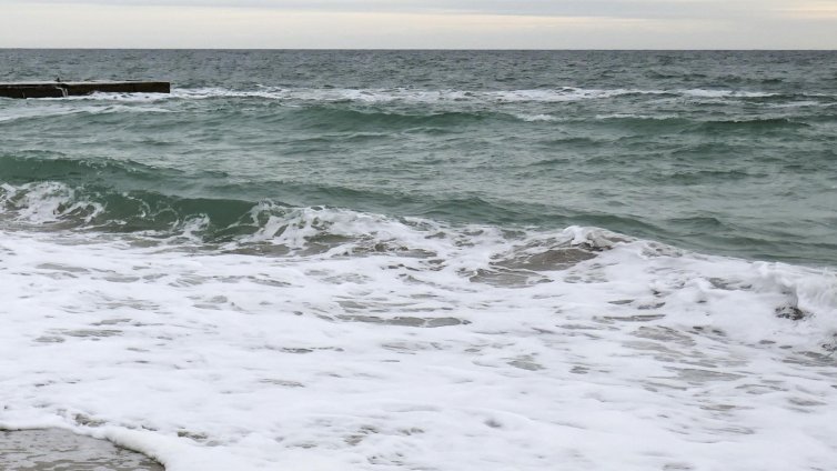 Издирват екипажа на кораб между Созопол и Приморско