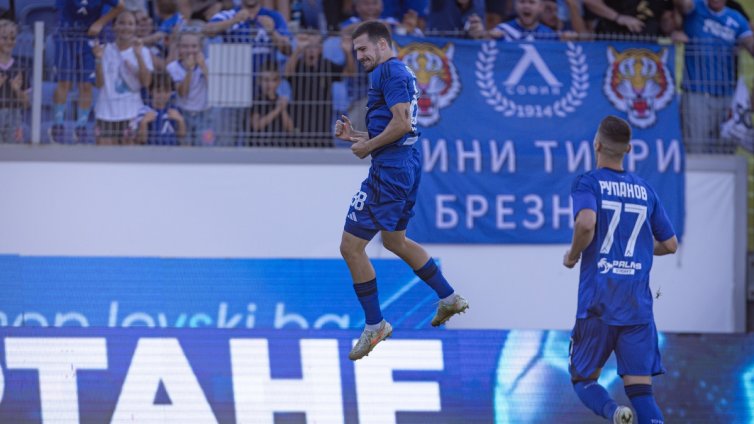 Левски надигра Спартак (Варна), но стигна до трудна победа с 2:1