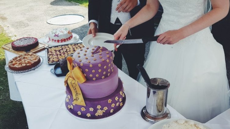 Зодиите, които се женят, докато са много млади