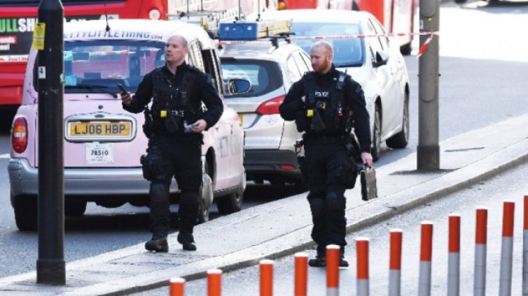 Шестима загинаха при стрелба в Плимут, сред тях и дете