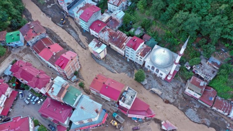 МВнР: Няма данни за българи при наводненията в Турция