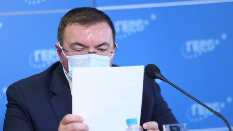 Костадин Ангелов: Вълната на COVID-19 идва с ударна мощ
