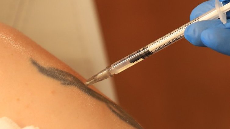 Германия реши: Препоръчва ваксинацията на всички над 12 години