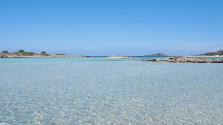 Българи и румънци заляха плажовете в Гърция