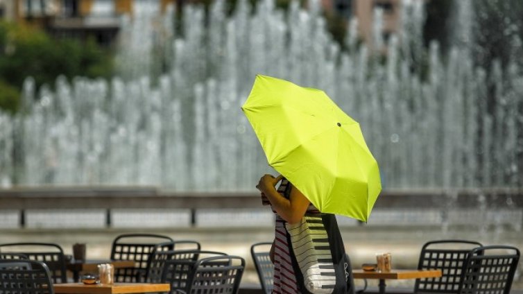 По-хладно време днес, градусите се покачват през уикенда