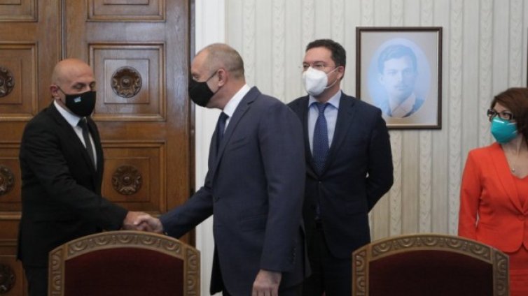 Томислав Дончев след връщането на мандата: В капан сме