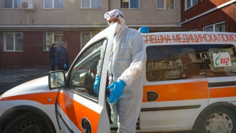 Шестима от починалите от COVID-19 със сърдечни заболявания 