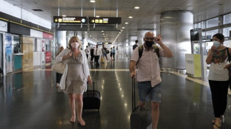 Испания с нови изисквания при влизане на български граждани