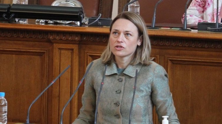 Ива Митева прогнозира вот за президент през ноември, най-добре било 2 в 1 