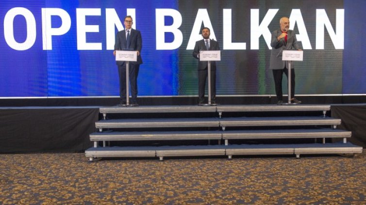 Разширяването на ЕС на Балканите зависело от политическата криза у нас?