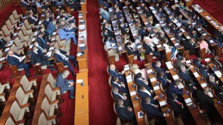 Йорданов: ГЕРБ е мафиотска фигура, Атанасова: Липсва му елементарна култура