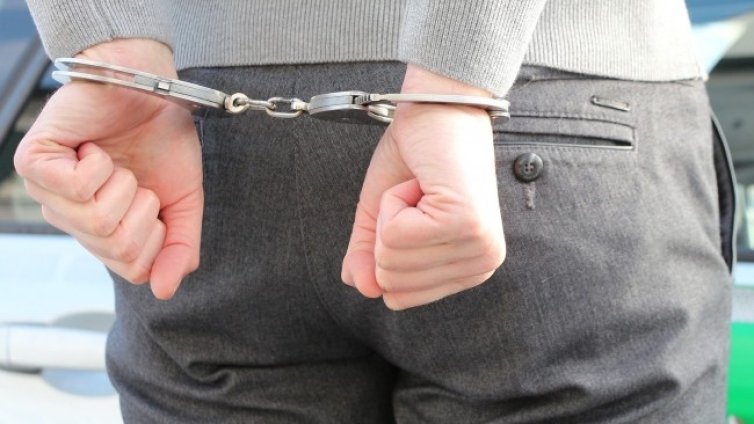 Задържаха мъж за жесток побой над пенсионер