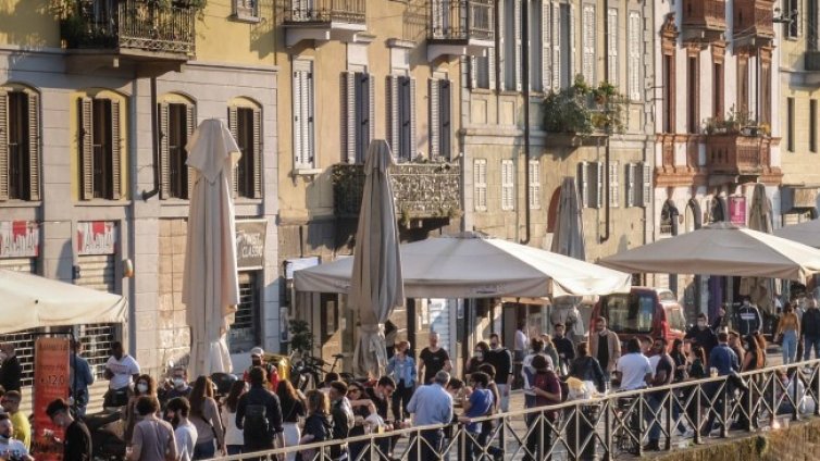 Сомалиец рани с нож петима души в Италия 