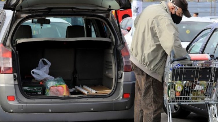 Минималната пенсия с добавката 420 лв., след преизчисляването 370 лв.