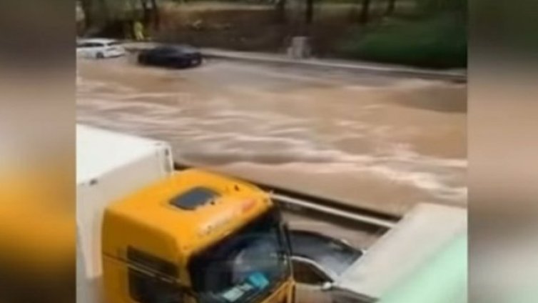 Седем жертви взе мощна буря във Франция