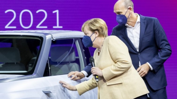 Германия гласува, а в основата е войната между е-колите и петролът