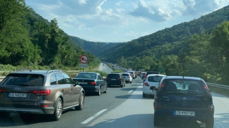 България е на опашката в Европа по брой леки коли