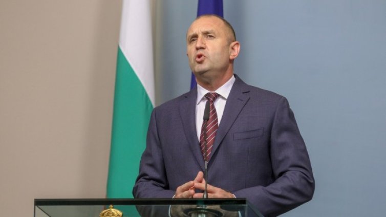 Инициативен комитет издига Радев - Йотова за "Дондуков" 2 