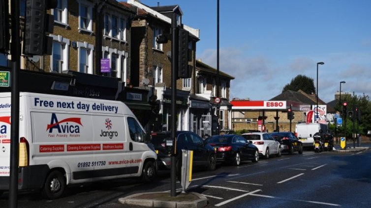 Какво е &bdquo;нямане&ldquo; във Великобритания? Разказват българи